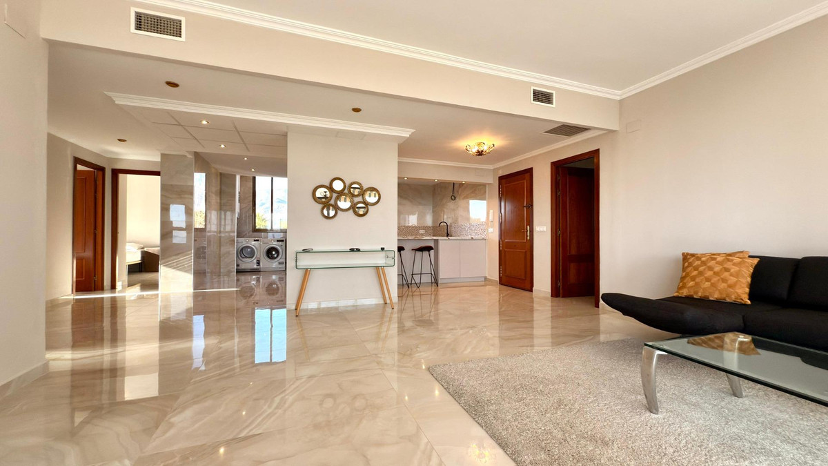 4-Bedroom Middle Floor Apartment in  Benidorm | Sunny Cas... - Image 5