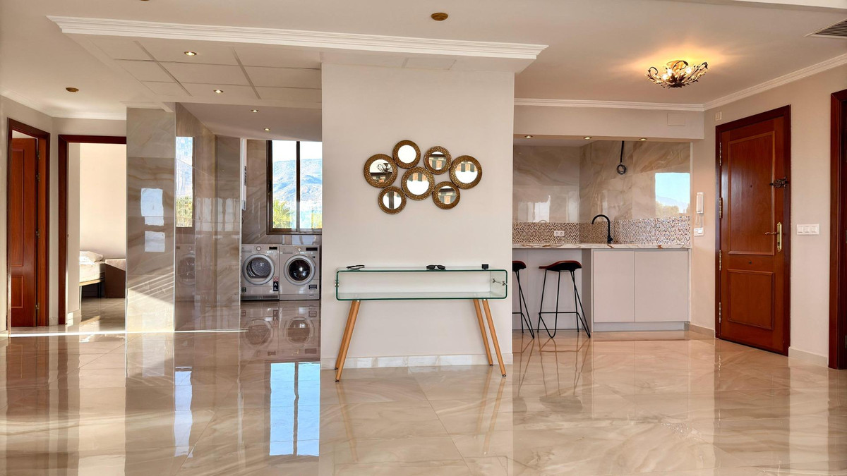 4-Bedroom Middle Floor Apartment in  Benidorm | Sunny Cas... - Image 7