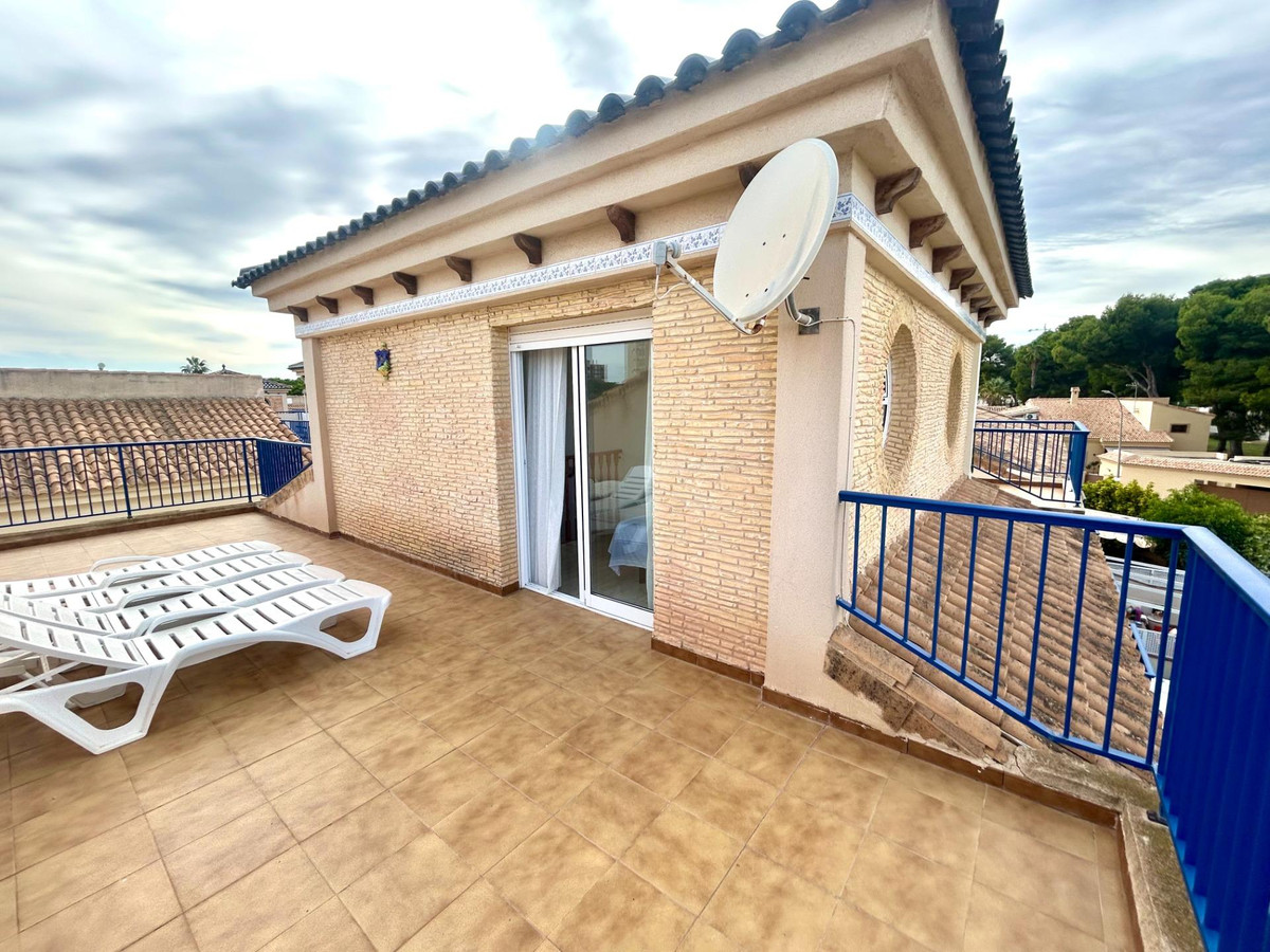 3-Bedroom Townhouse in Campoamor, Orihuela Costa | Sunny ... - Image 20