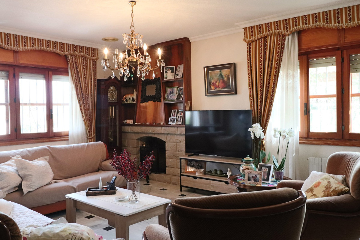 6-Bedroom Detached House in La Nucia | Sunny Casas - Cos... - Image 15