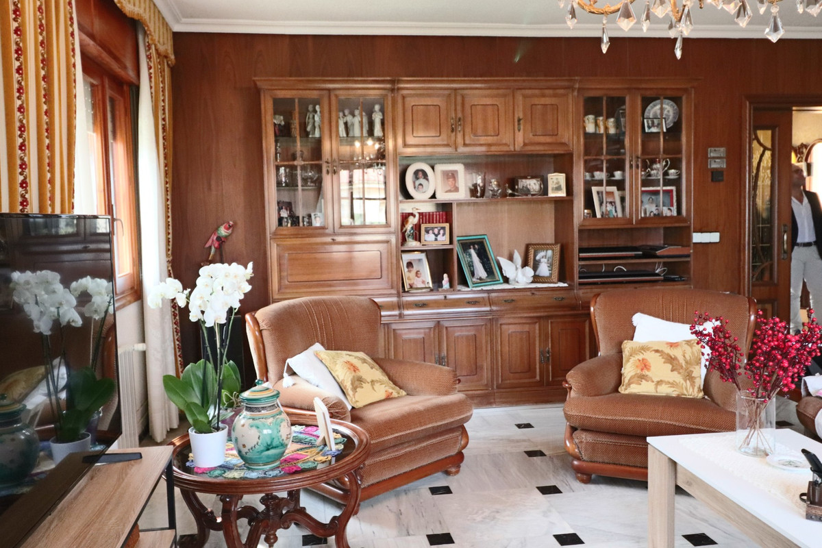 6-Bedroom Detached House in La Nucia | Sunny Casas - Cos... - Image 18