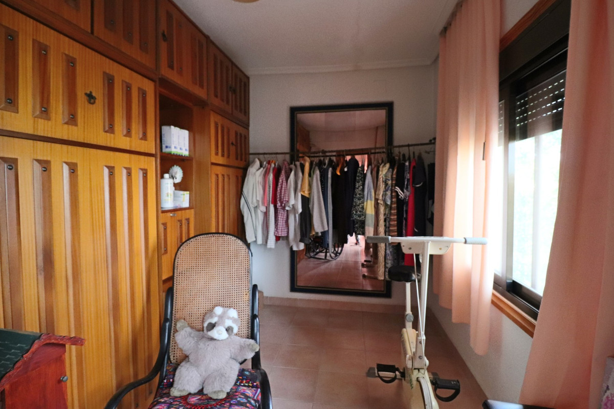 6-Bedroom Detached House in La Nucia | Sunny Casas - Cos... - Image 22