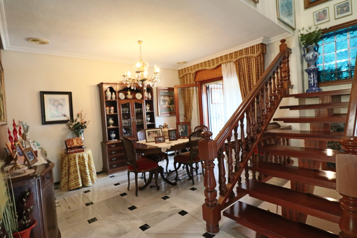 6-Bedroom Detached House in La Nucia | Sunny Casas - Cos... - Image 24