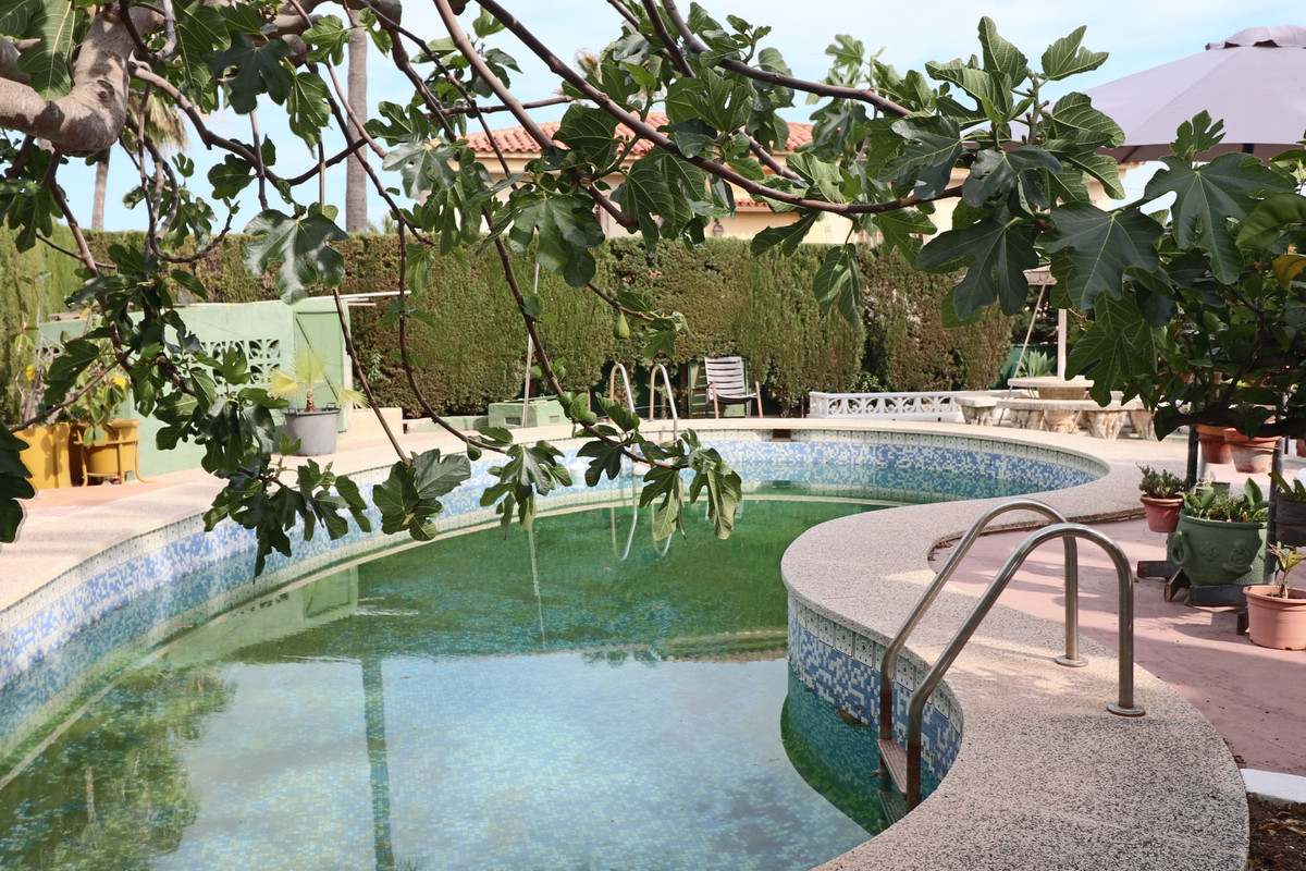 6-Bedroom Detached House in La Nucia | Sunny Casas - Cos... - Image 6