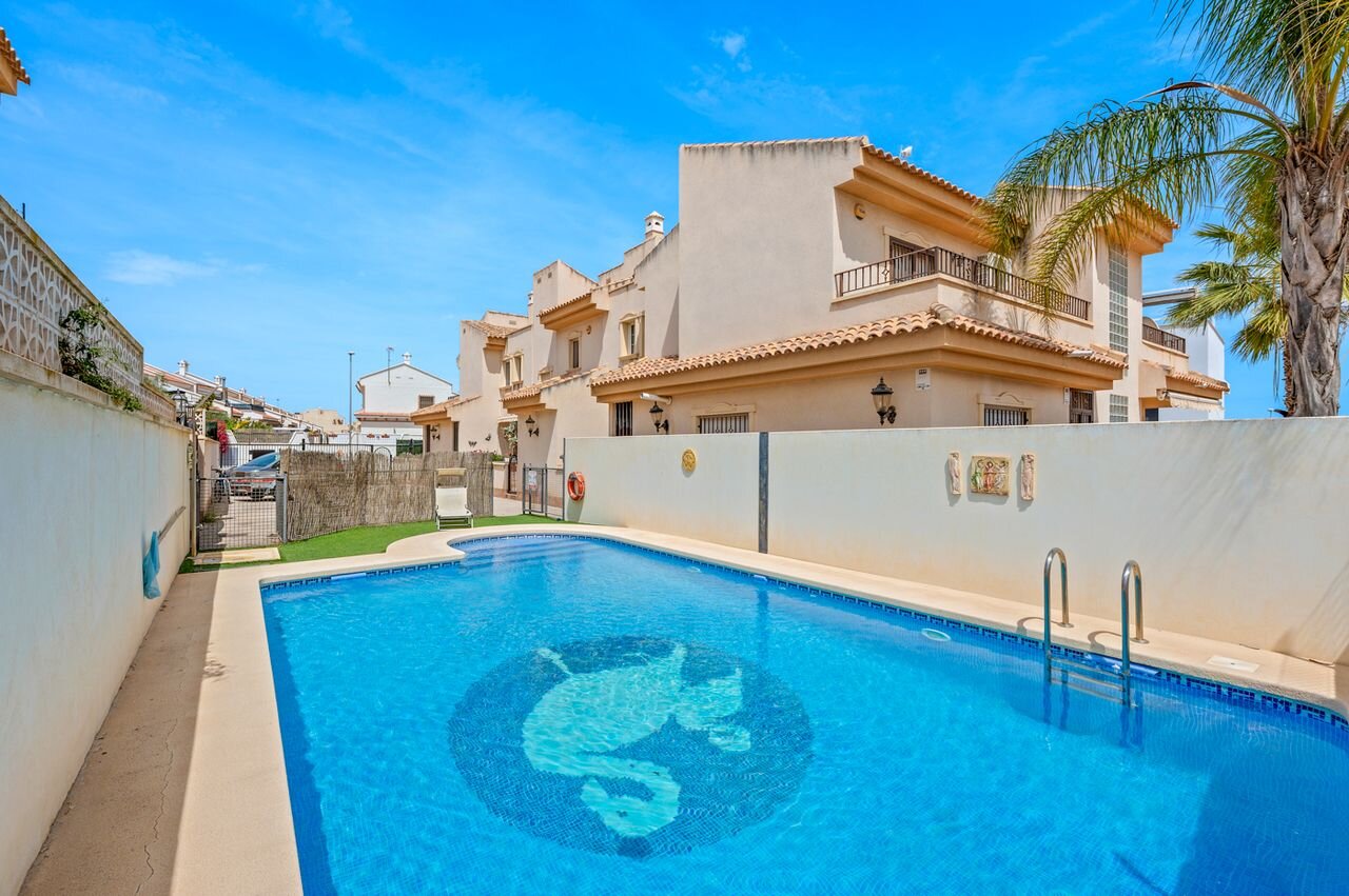 2-Bedroom House in Bellavista, San Miguel de Salinas - Image 1