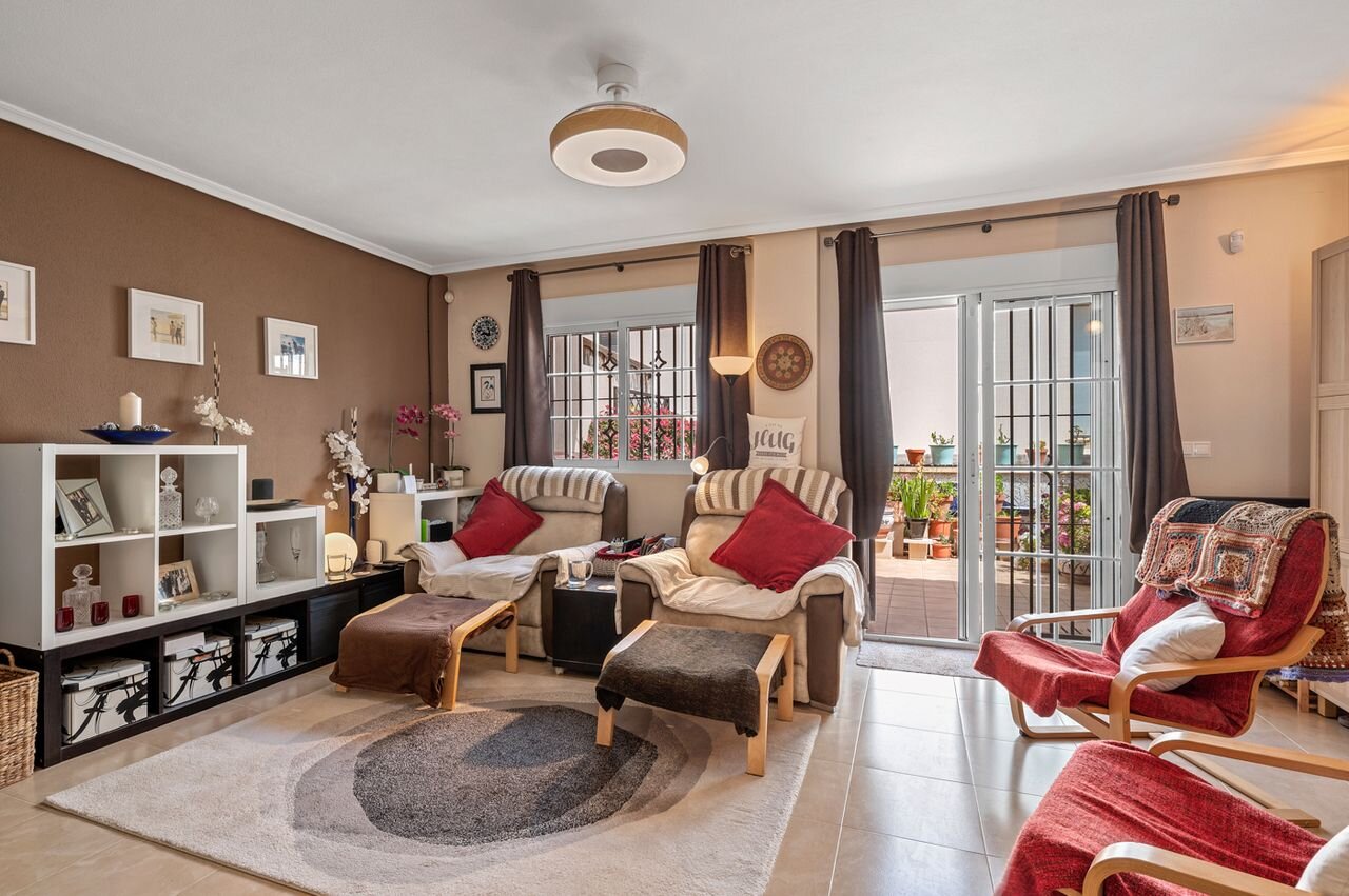2-Bedroom House in Bellavista, San Miguel de Salinas - Image 18