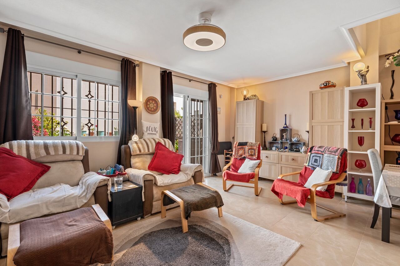 2-Bedroom House in Bellavista, San Miguel de Salinas - Image 19