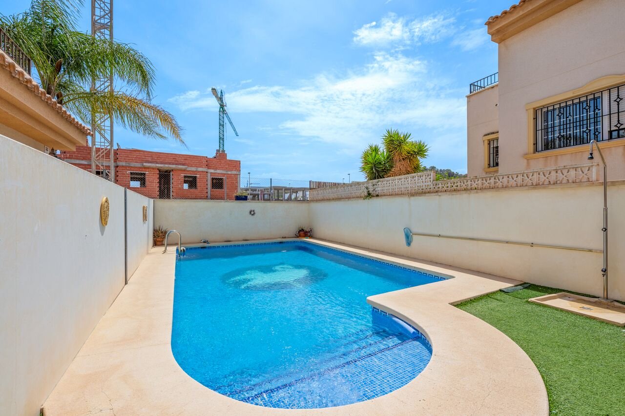 2-Bedroom House in Bellavista, San Miguel de Salinas - Image 2