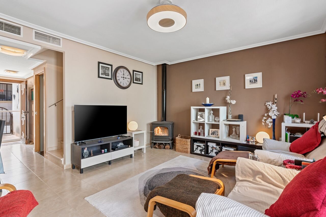 2-Bedroom House in Bellavista, San Miguel de Salinas - Image 20