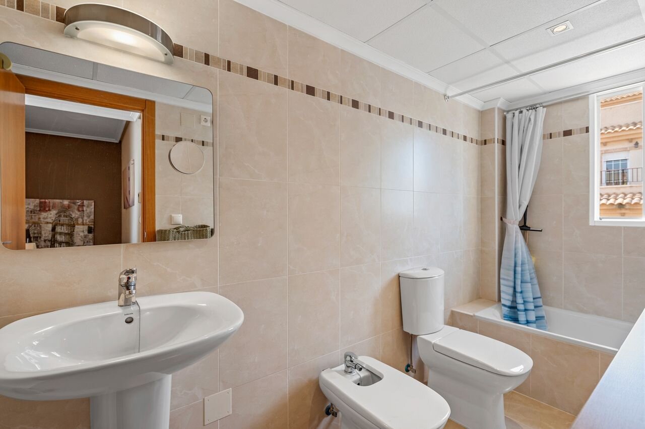 2-Bedroom House in Bellavista, San Miguel de Salinas - Image 29