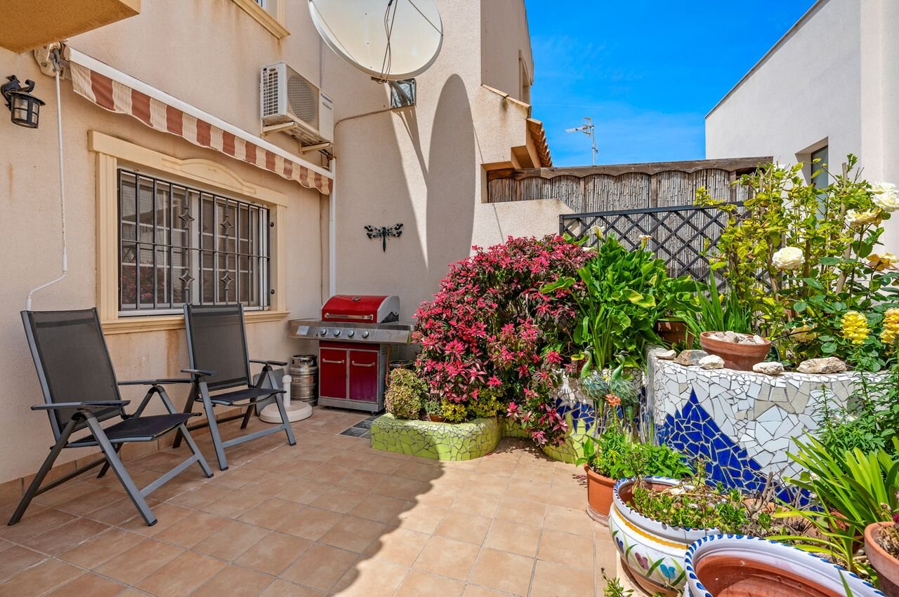 2-Bedroom House in Bellavista, San Miguel de Salinas - Image 3