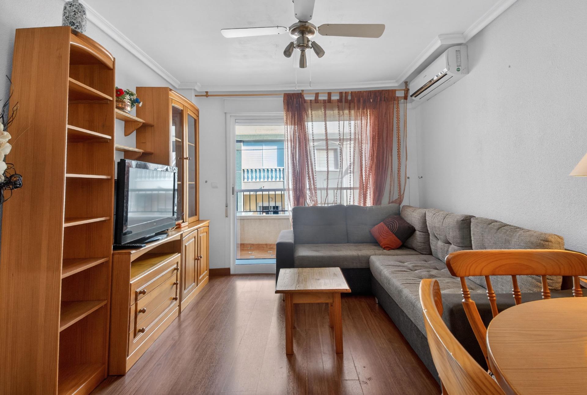 2-Bedroom Apartment in Parque de las Naciones, Torrevieja - Image 1