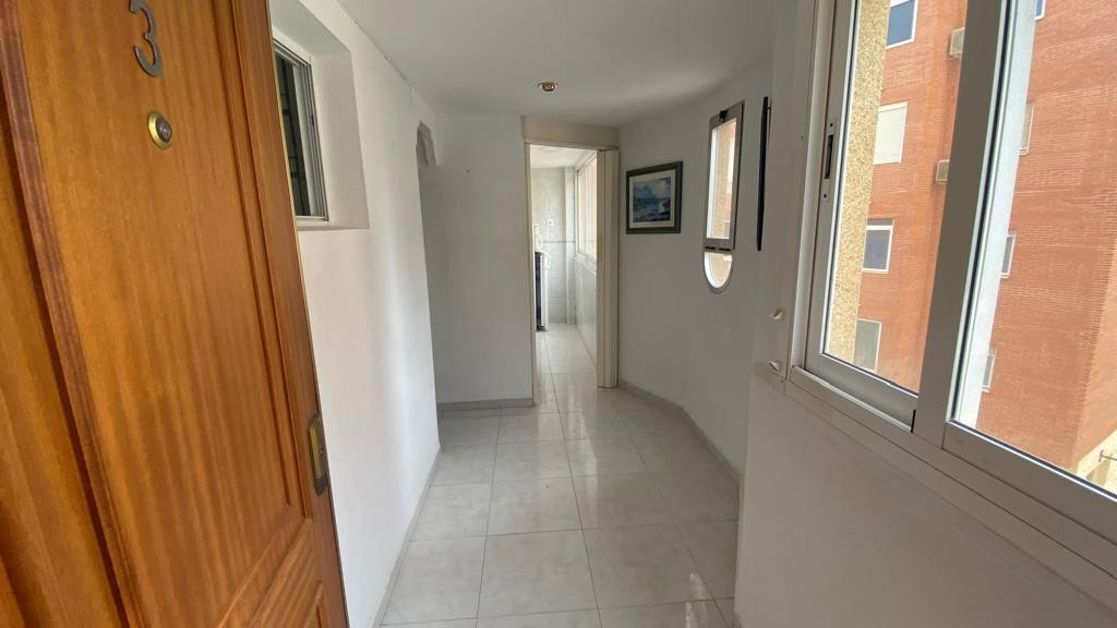 2-Bedroom Middle Floor Apartment in  Benidorm | Sunny Cas... - Image 15