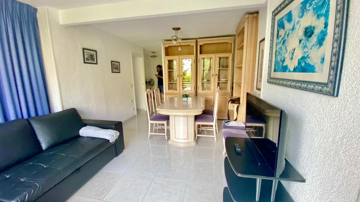 2-Bedroom Middle Floor Apartment in  Benidorm | Sunny Cas... - Image 2