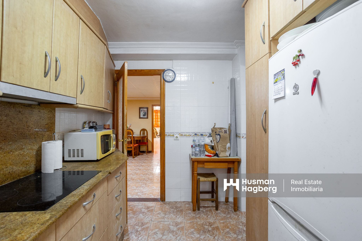 3-Bedroom Middle Floor Apartment in  Guardamar del Segura... - Image 15