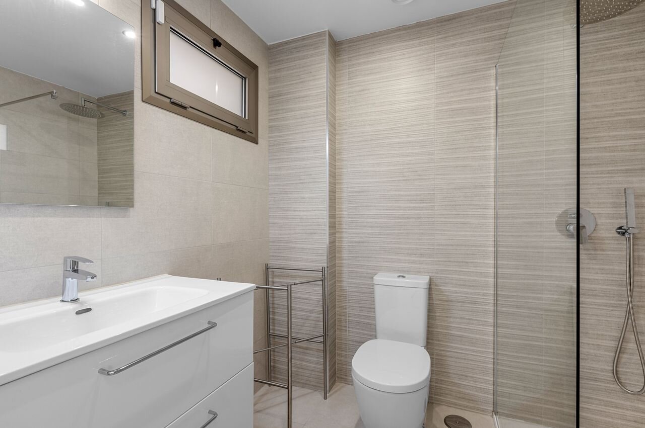 2-Bedroom Apartment in Los Dolses, Orihuela Costa - Image 19