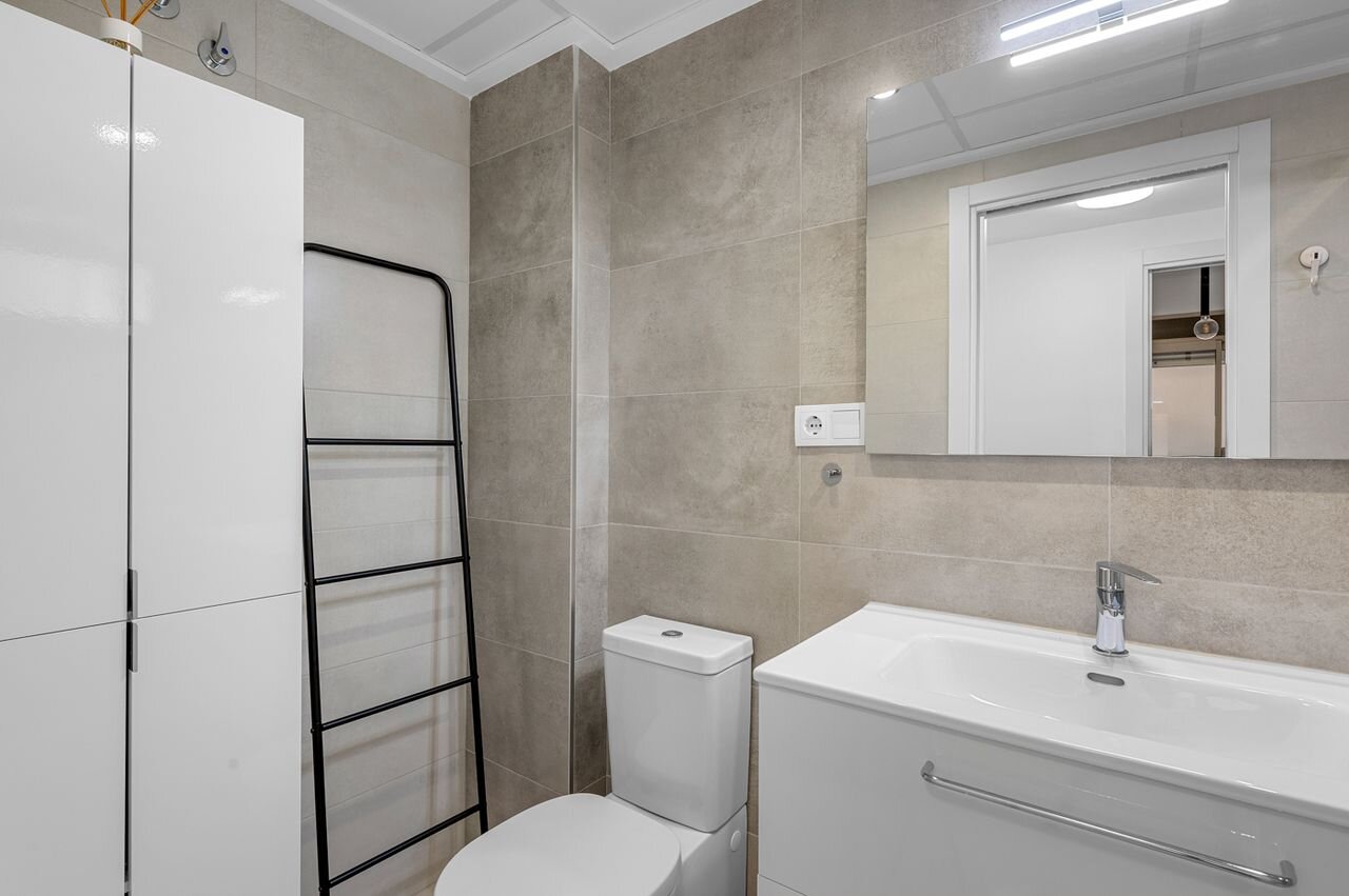 2-Bedroom Apartment in Los Dolses, Orihuela Costa - Image 21