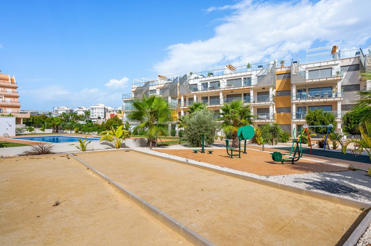 2-Bedroom Apartment in Los Dolses, Orihuela Costa - Image 27
