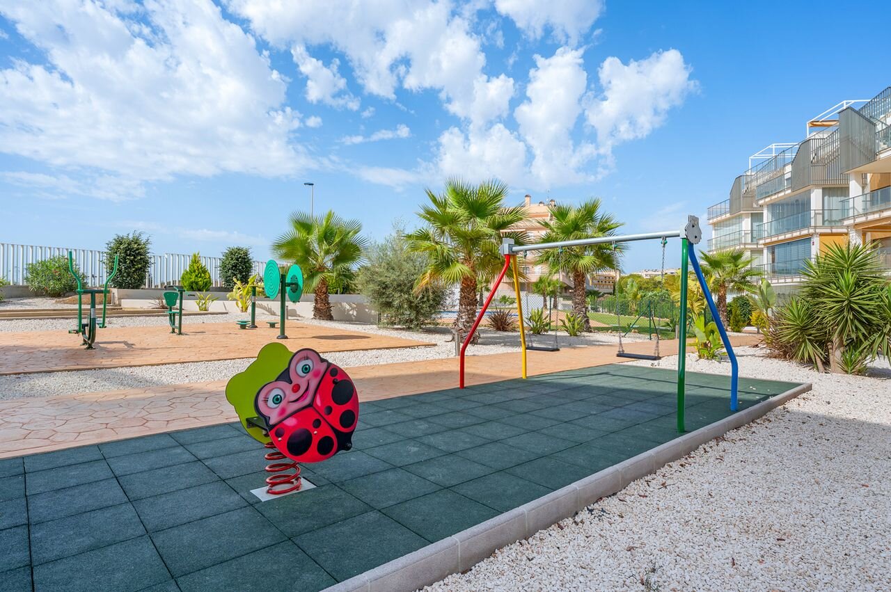 2-Bedroom Apartment in Los Dolses, Orihuela Costa - Image 5