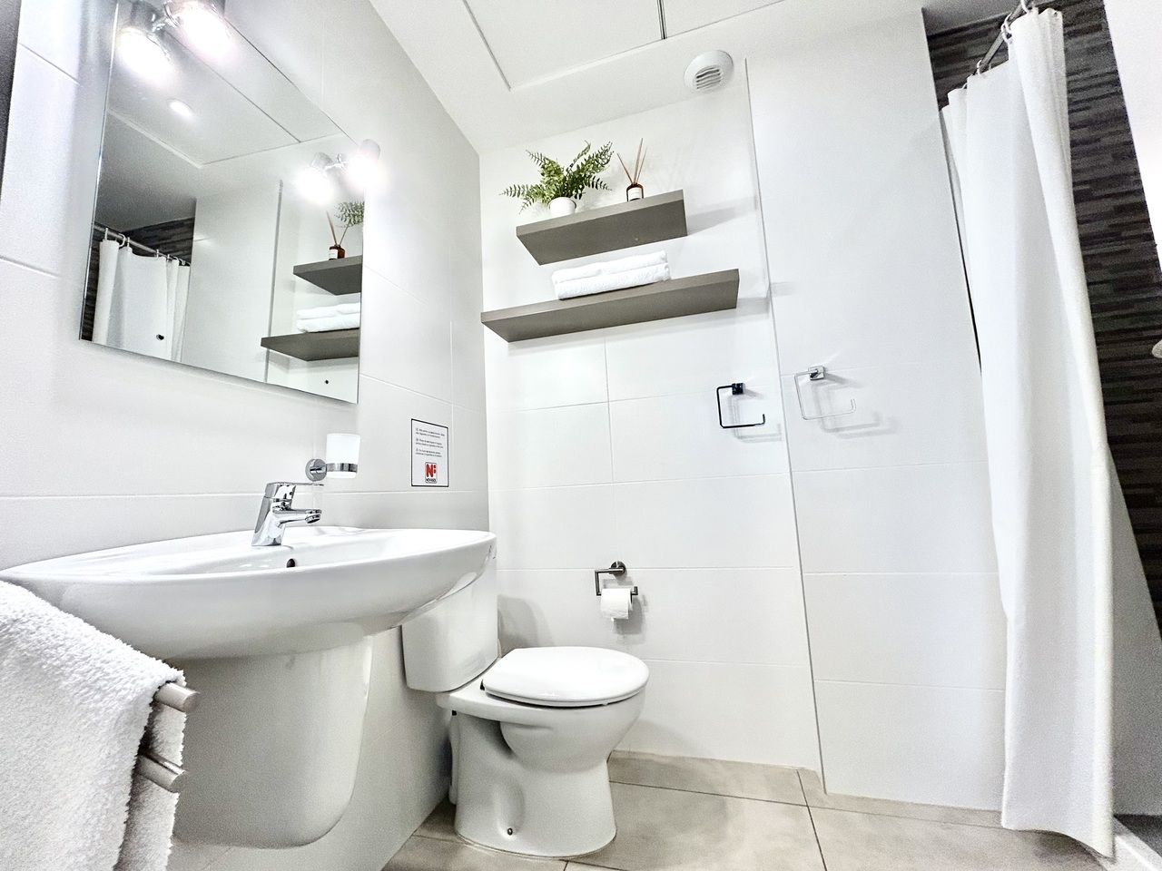 2-Bedroom Apartment in Lomas de Cabo Roig-los Dolses, Orihuela Costa - Image 18