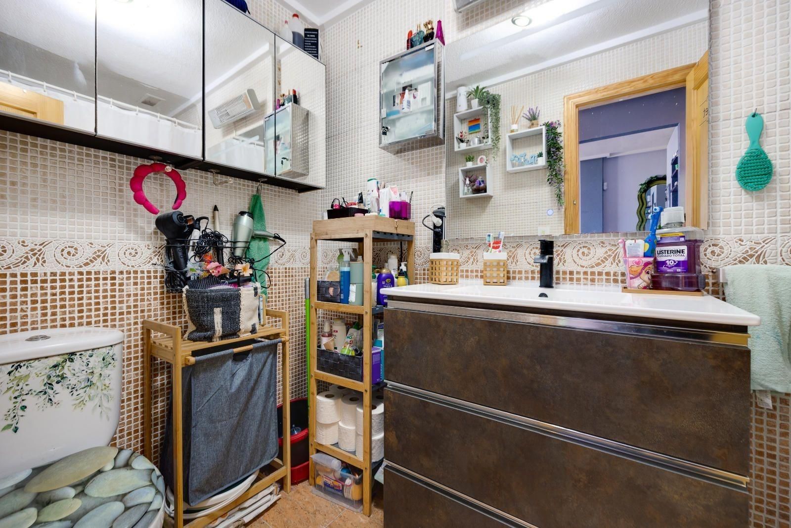 2-Bedroom Apartment in Torrevieja - Image 19