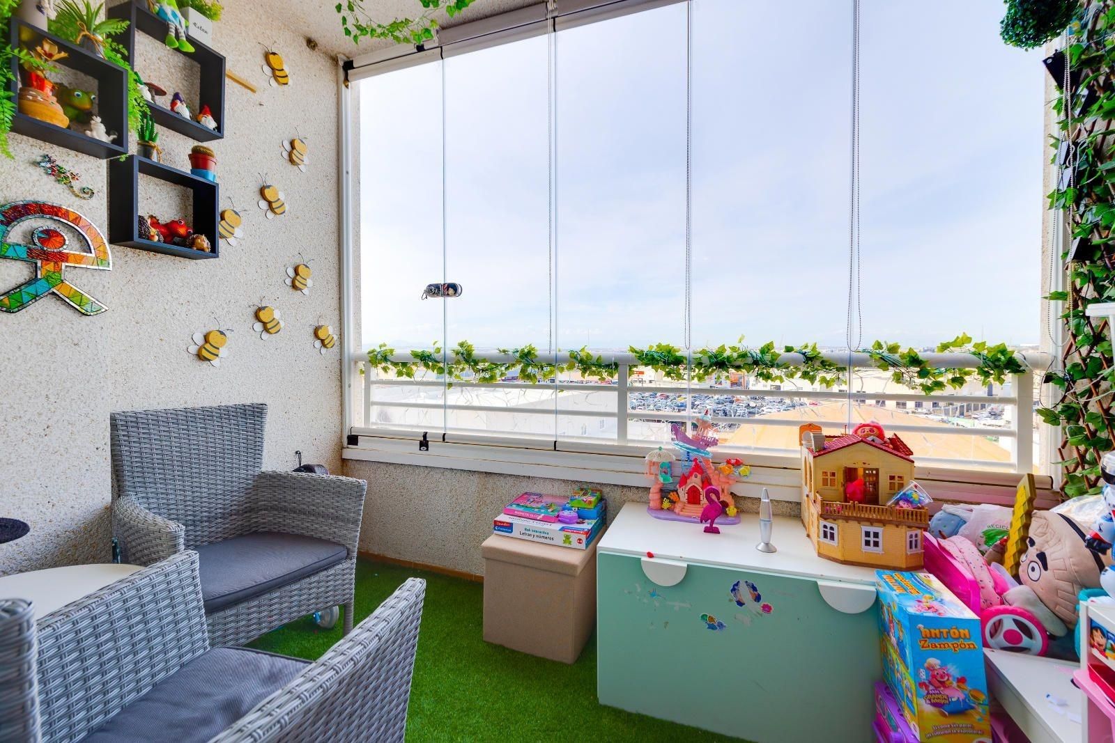 2-Bedroom Apartment in Torrevieja - Image 27