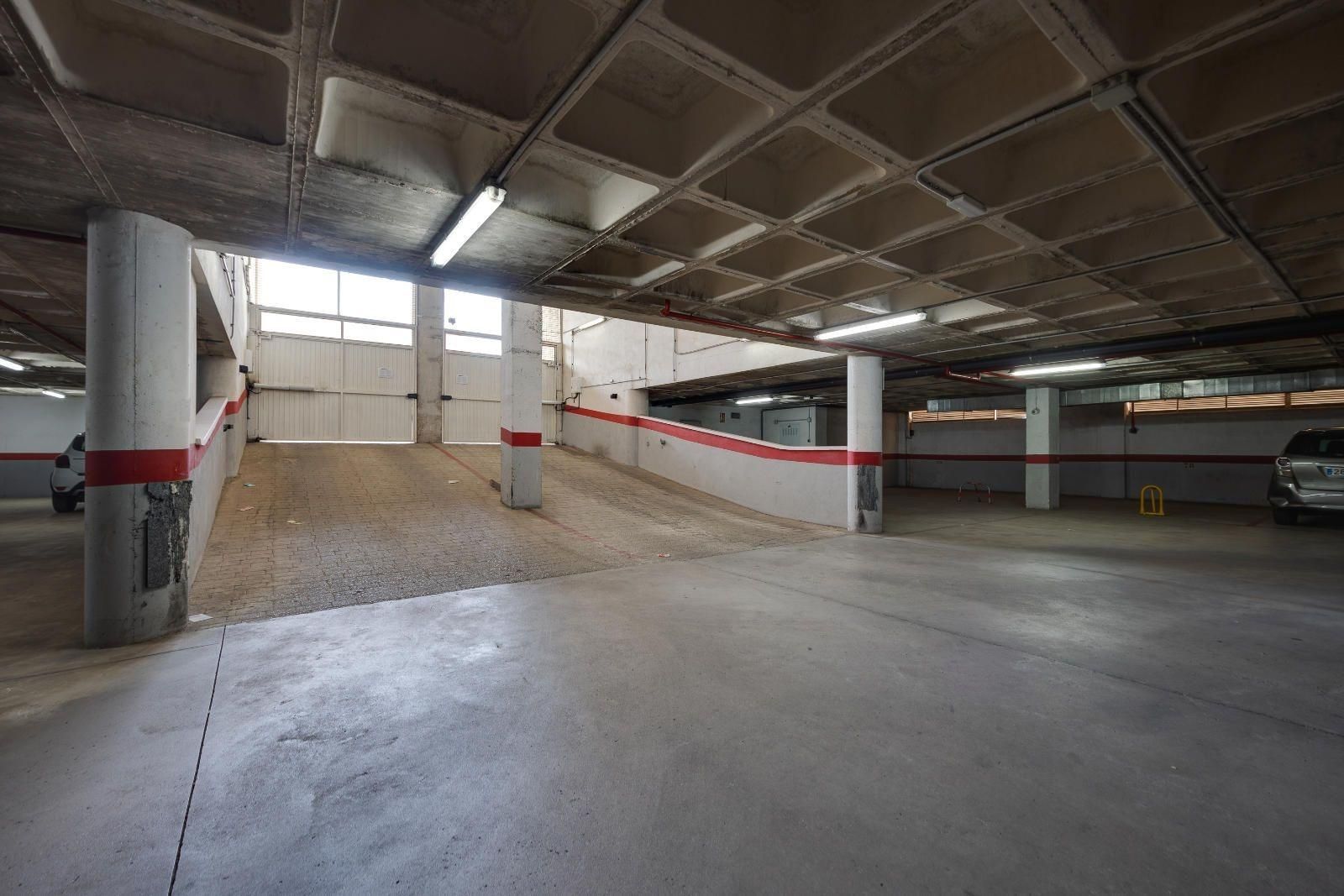 2-Bedroom Apartment in Torrevieja - Image 30