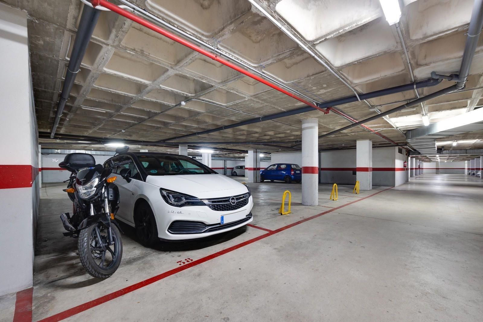 2-Bedroom Apartment in Torrevieja - Image 34