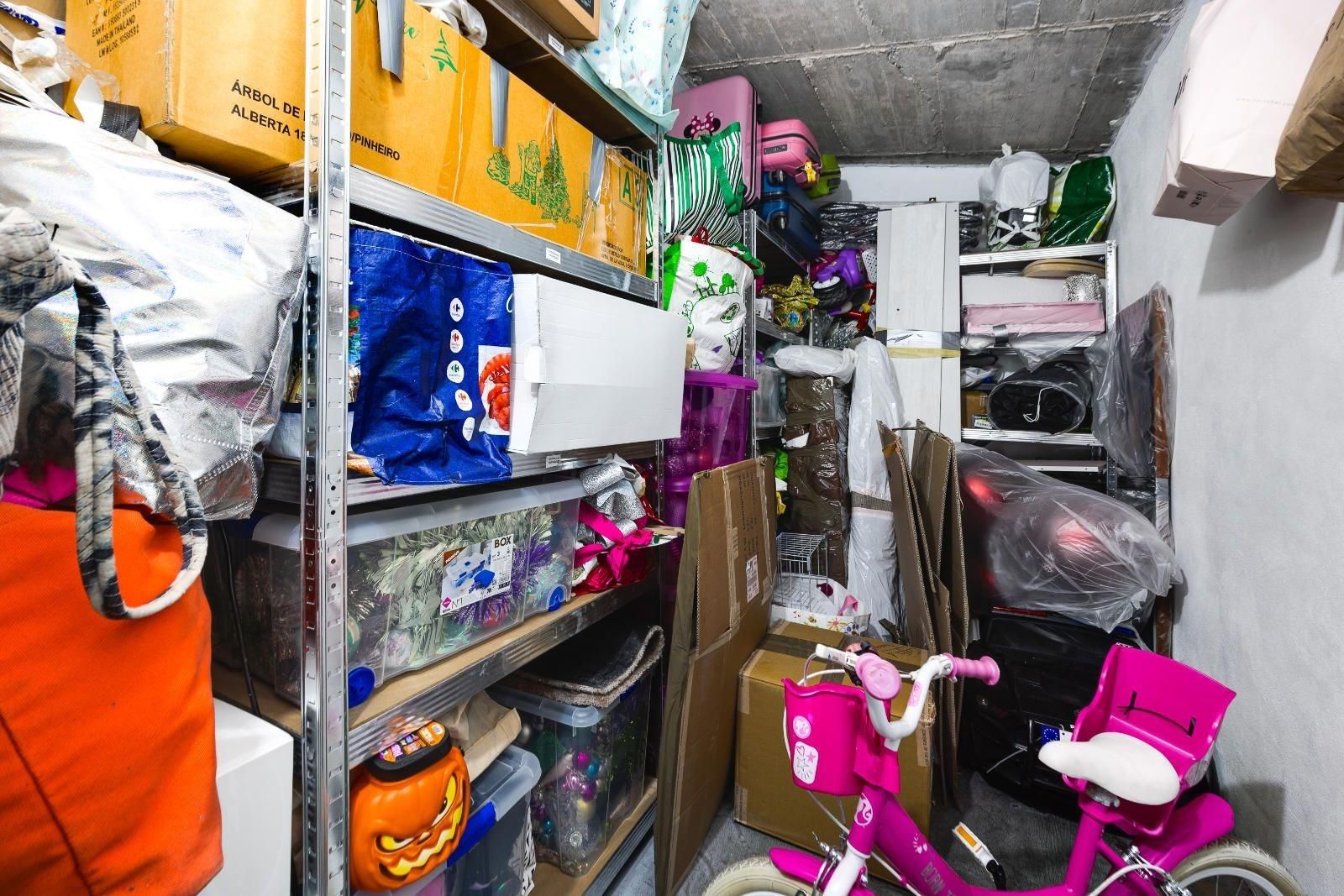 2-Bedroom Apartment in Torrevieja - Image 35