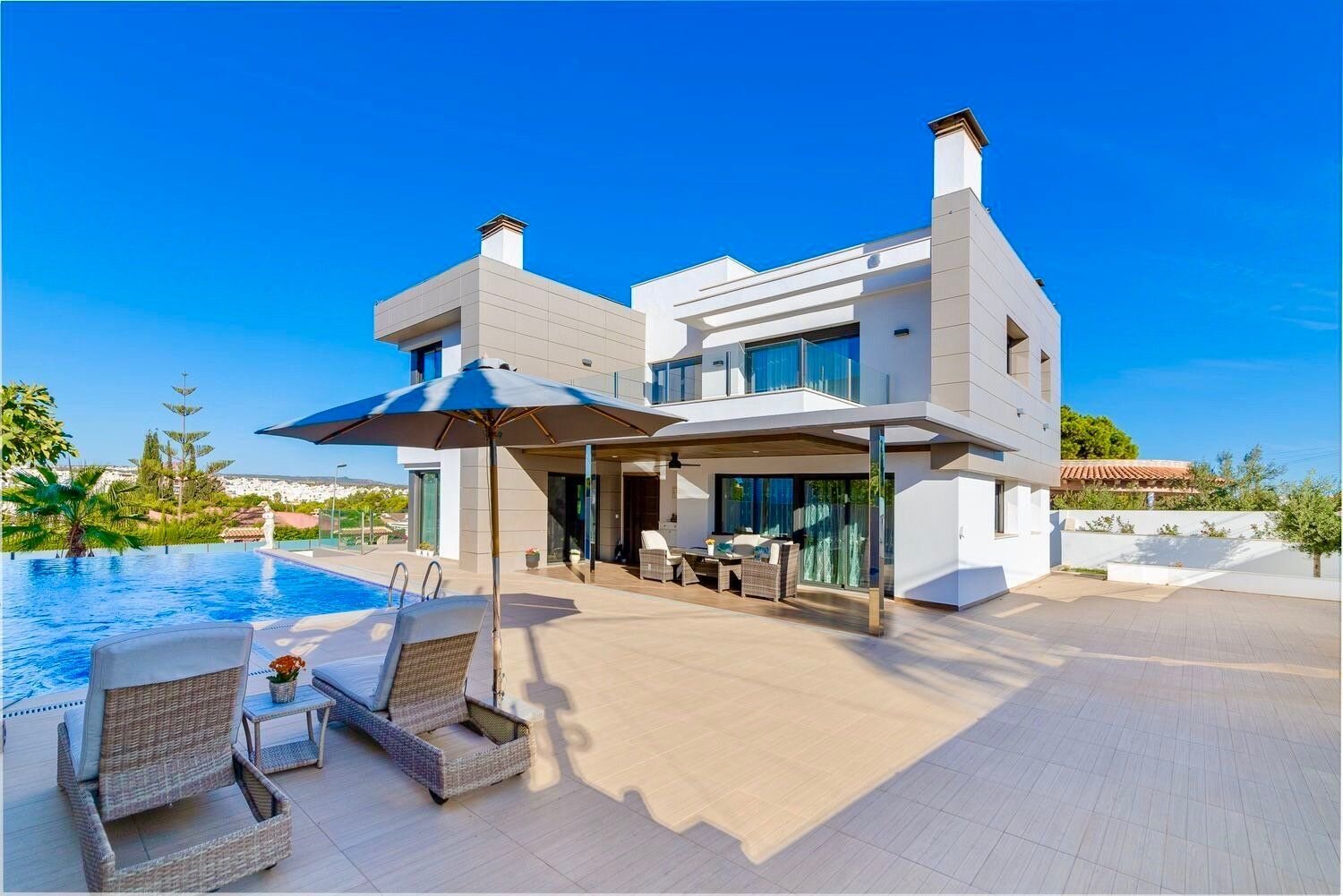 3-Bedroom Villa in Centro, Torrevieja - Image 15