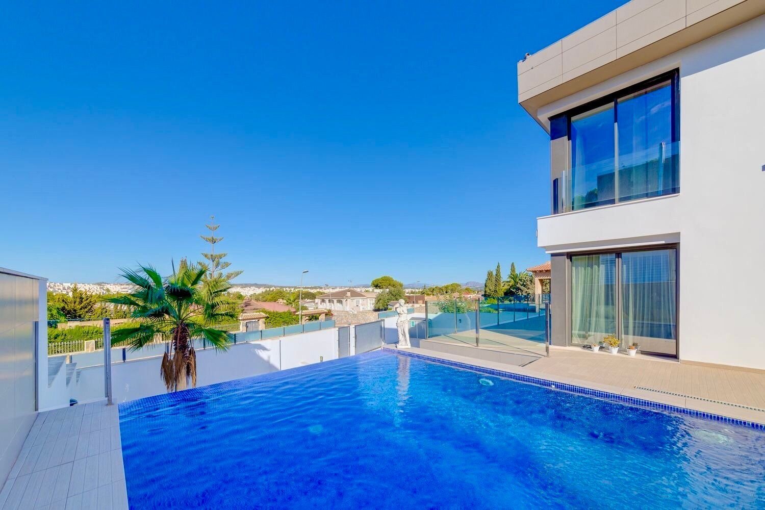 3-Bedroom Villa in Centro, Torrevieja - Image 22