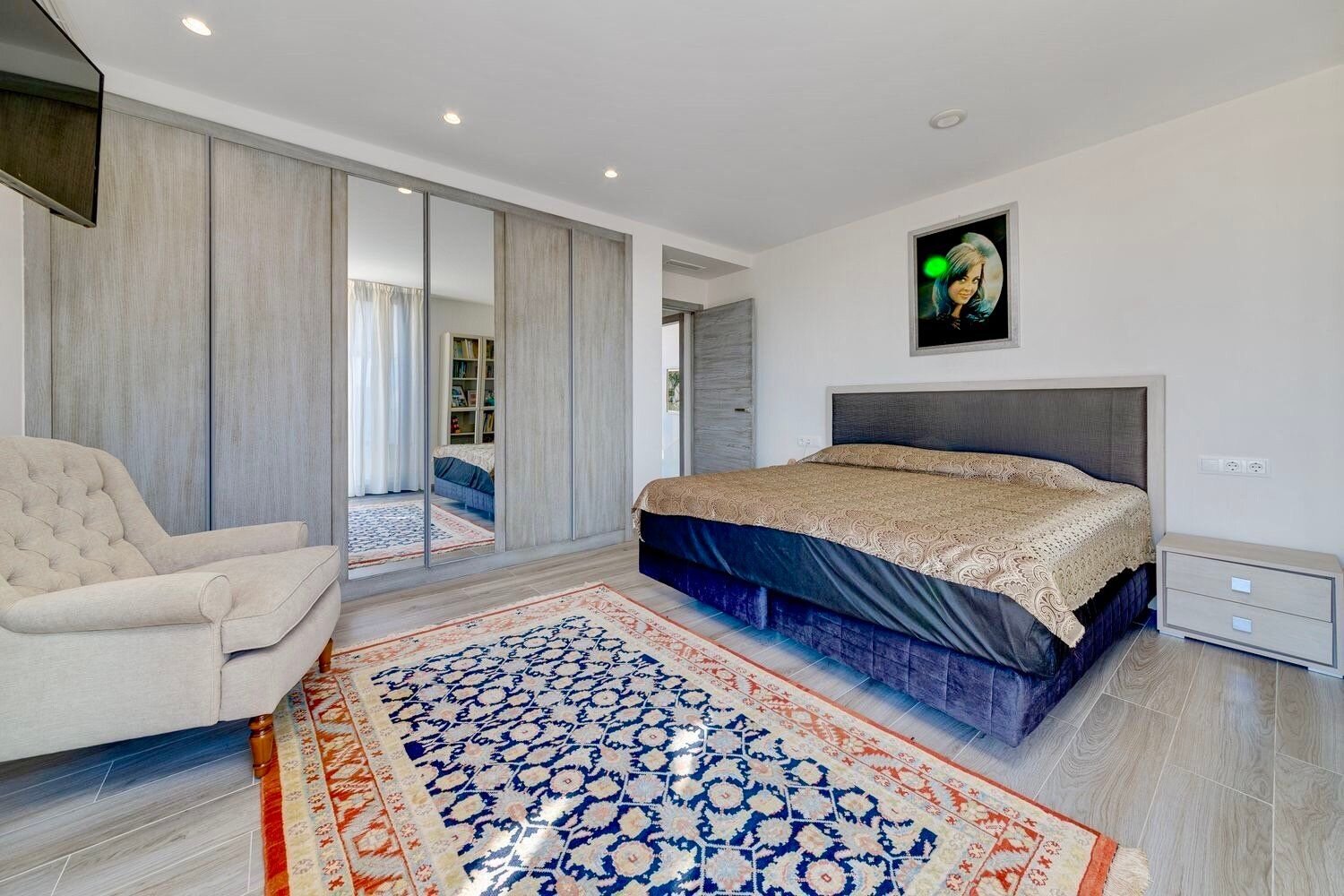 3-Bedroom Villa in Centro, Torrevieja - Image 8