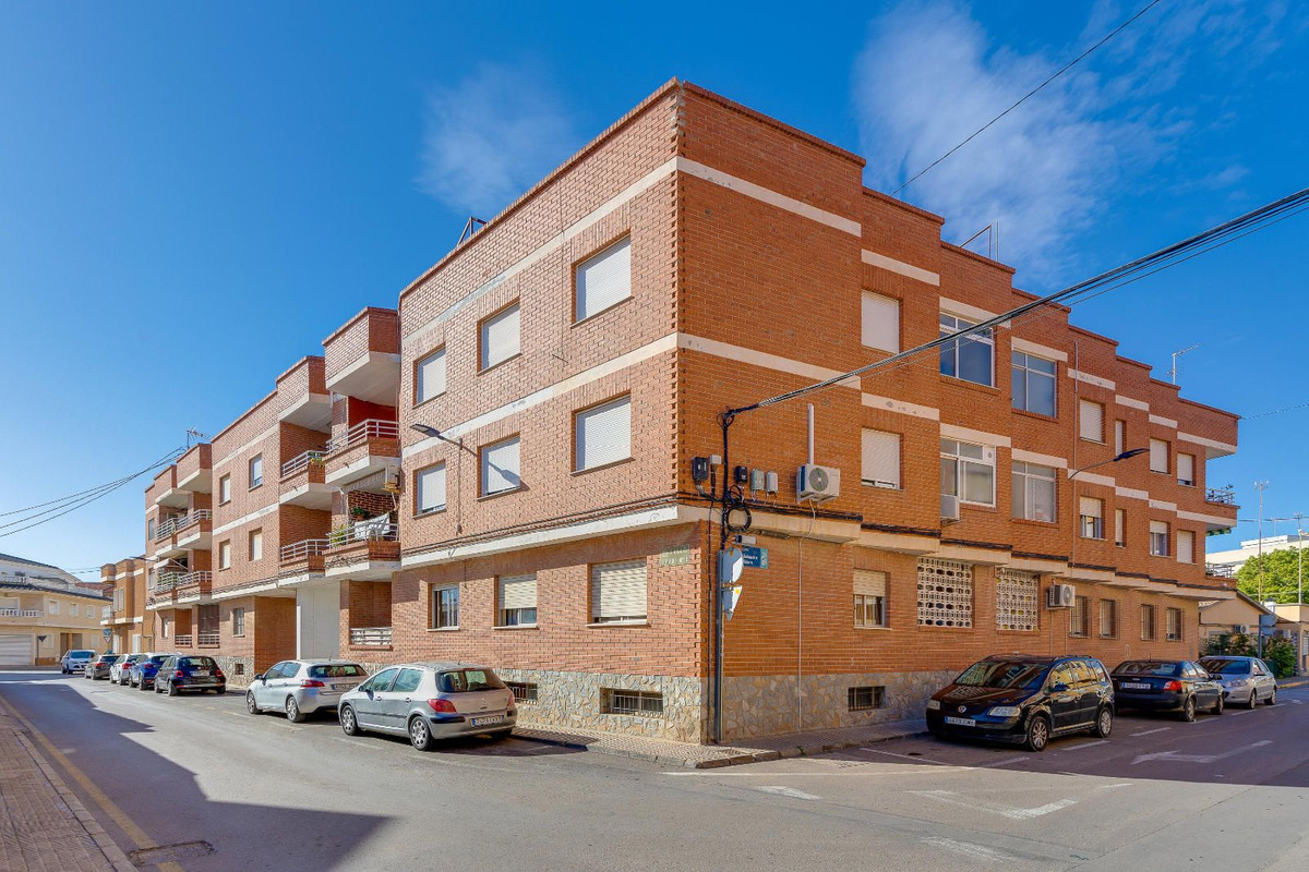 4-Bedroom Ground Floor Apartment in  San Pedro del Pinata... - Image 1