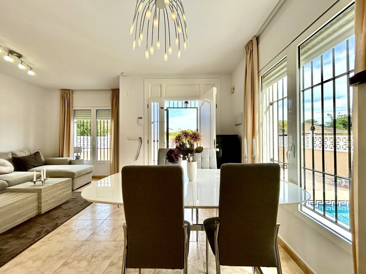 3-Bedroom House in Altos de Campoamor, Orihuela Costa - Image 14