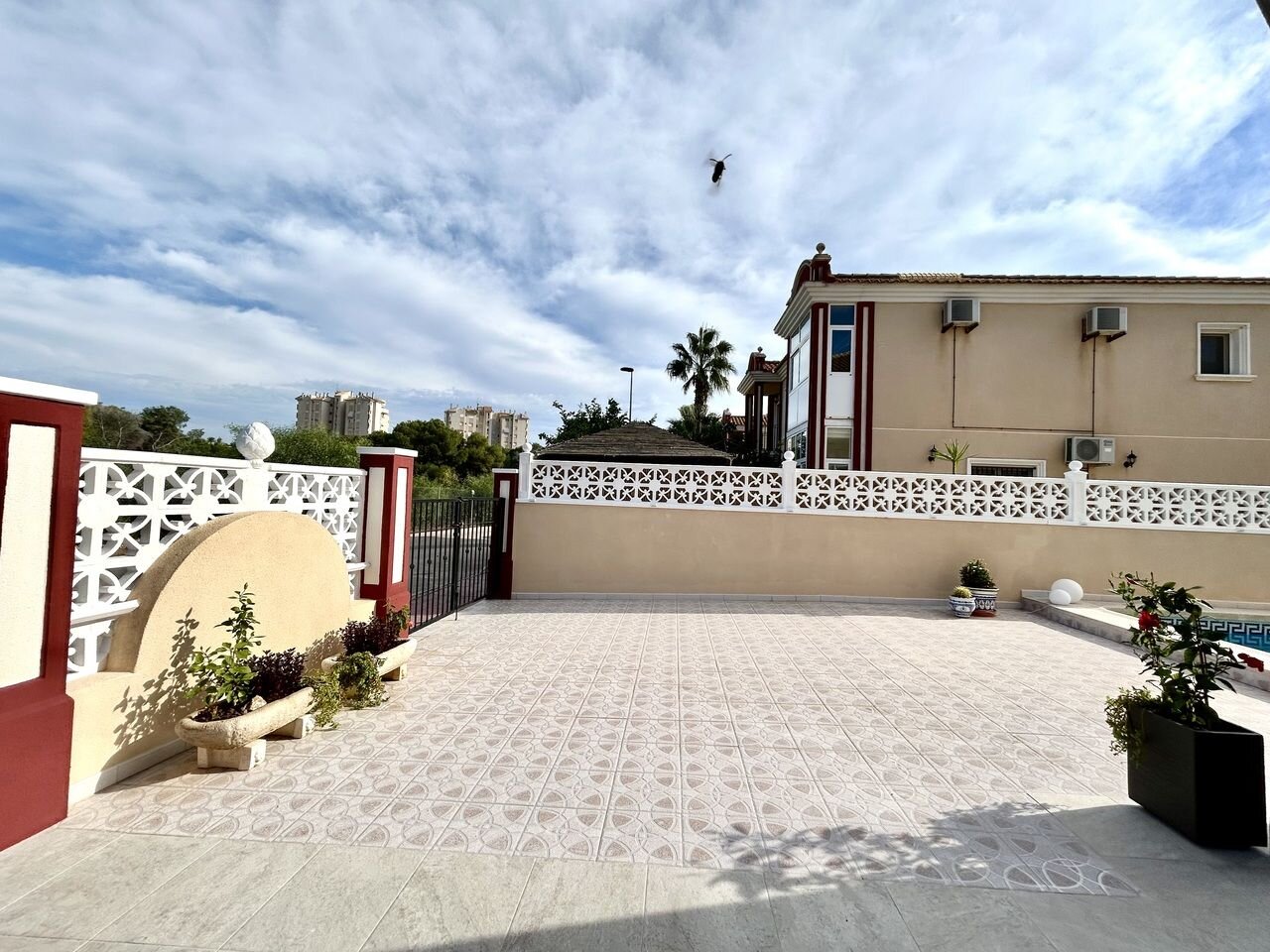 3-Bedroom House in Altos de Campoamor, Orihuela Costa - Image 41