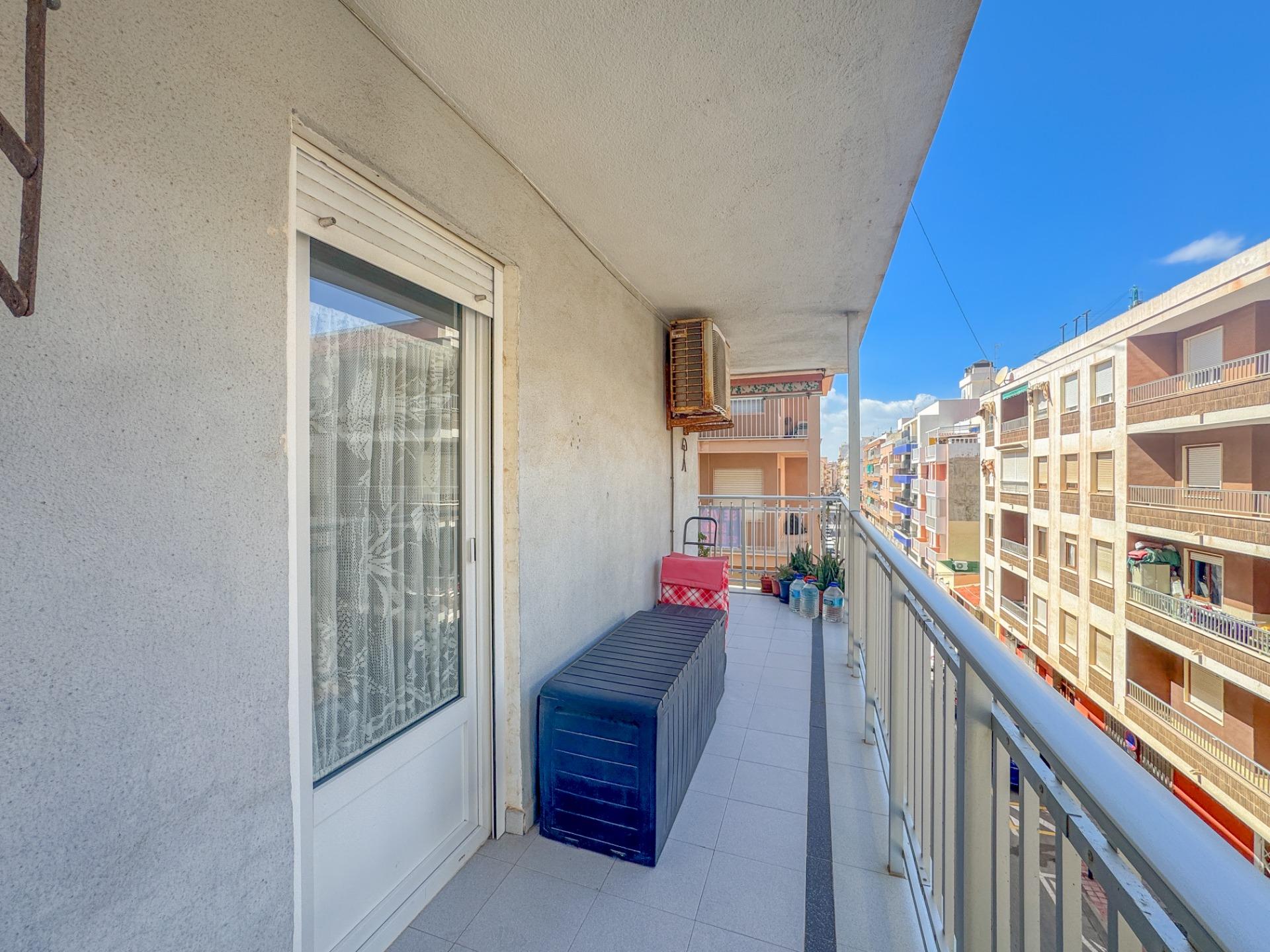 3-Bedroom Apartment in Playa del Cura, Torrevieja - Image 12