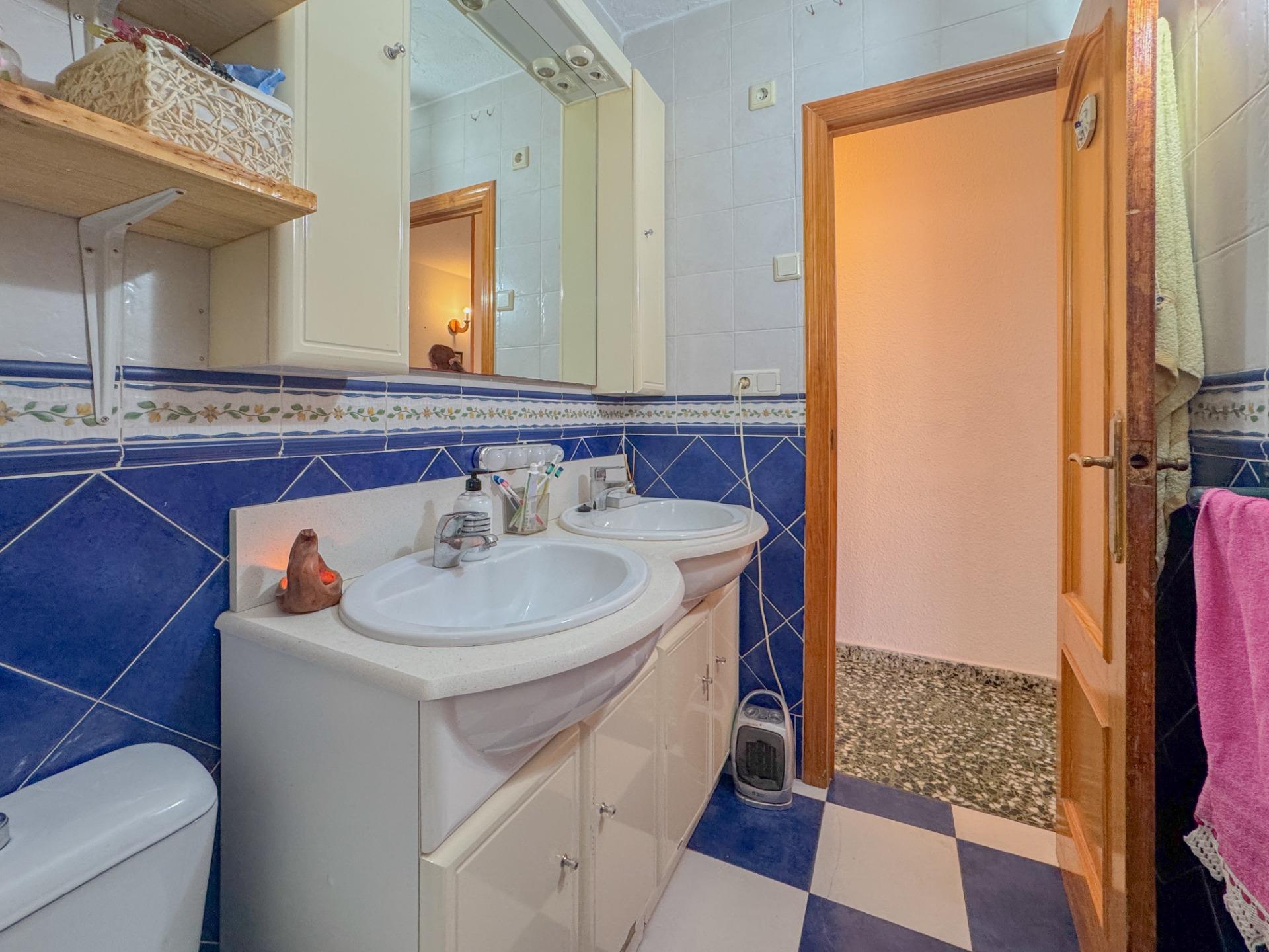 3-Bedroom Apartment in Playa del Cura, Torrevieja - Image 25