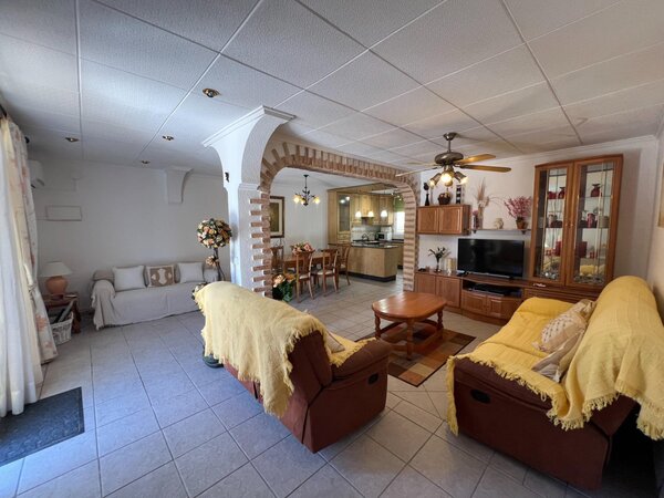 Casa de 3 Dormitorios en San Luis, Torrevieja