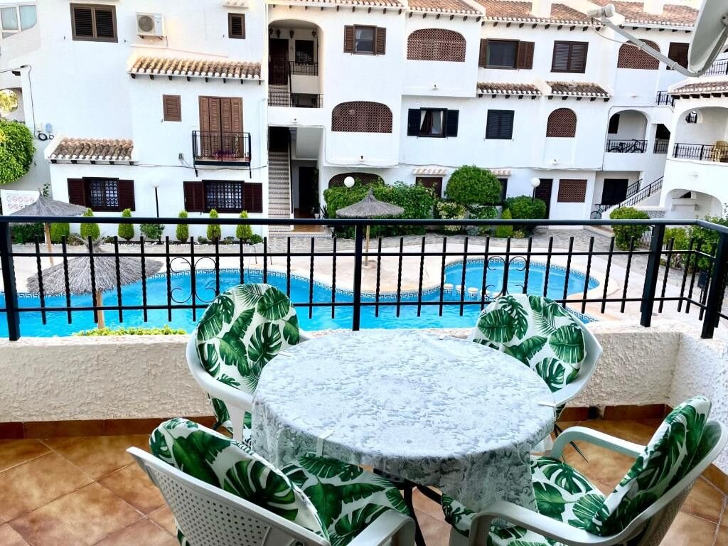 2-Bedroom Apartment in Cabo Roig, Cabo Roig - Image 2