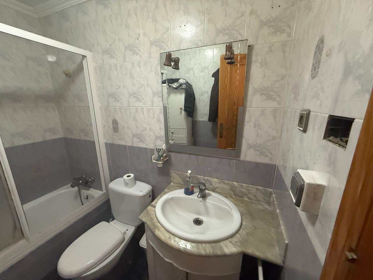 4-Bedroom Apartment in San Pedro del Pinatar - Image 24