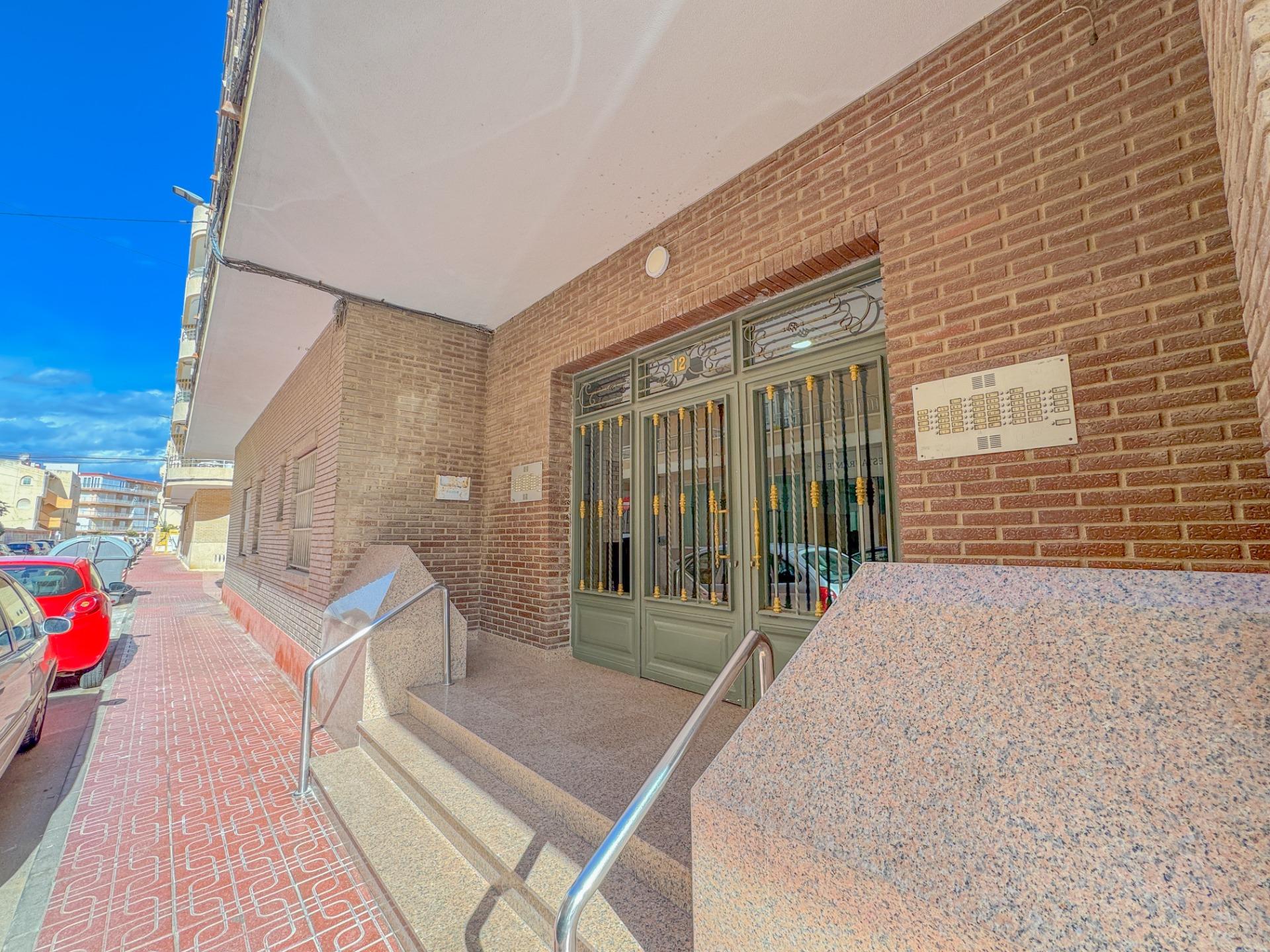 3-Bedroom Apartment in  Torrevieja | Sunny Casas - Costa ... - Image 22