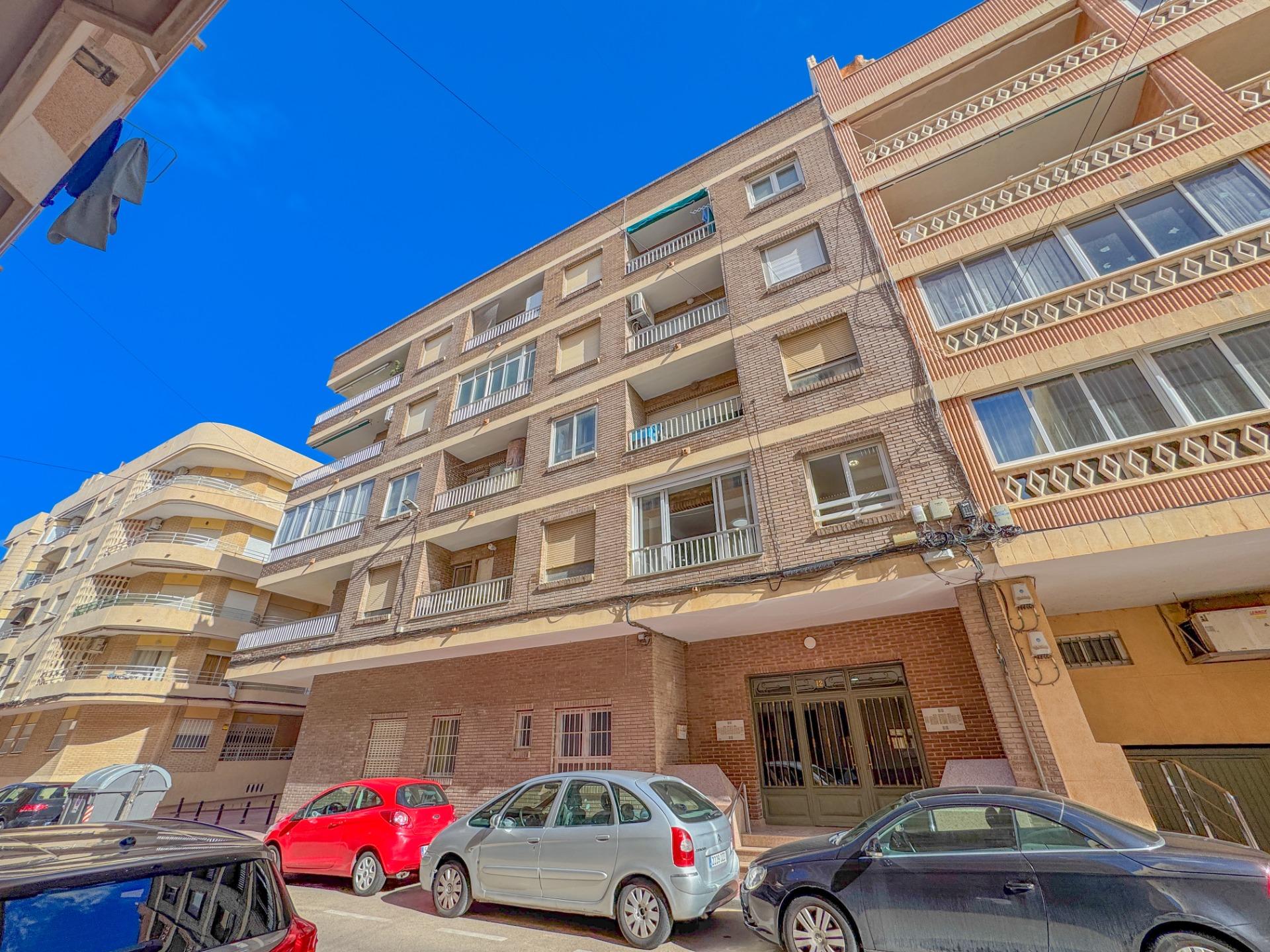 3-Bedroom Apartment in  Torrevieja | Sunny Casas - Costa ... - Image 33