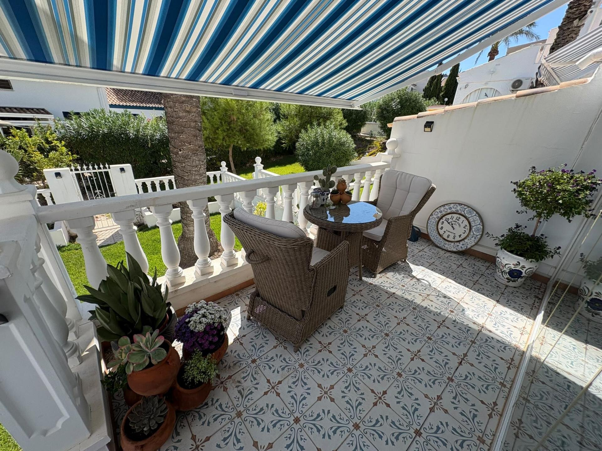 2-Bedroom Villa in Villamartín-las Filipinas, Orihuela Costa - Image 11