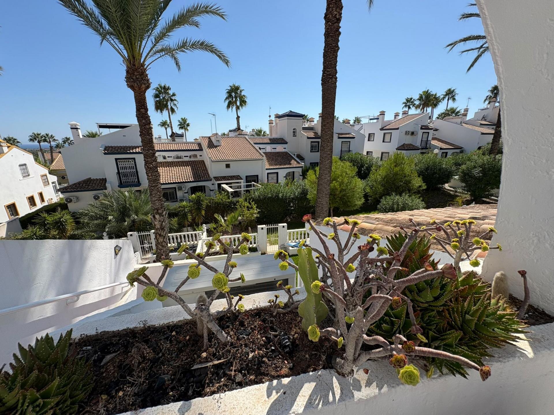 2-Bedroom Villa in Villamartín-las Filipinas, Orihuela Costa - Image 15