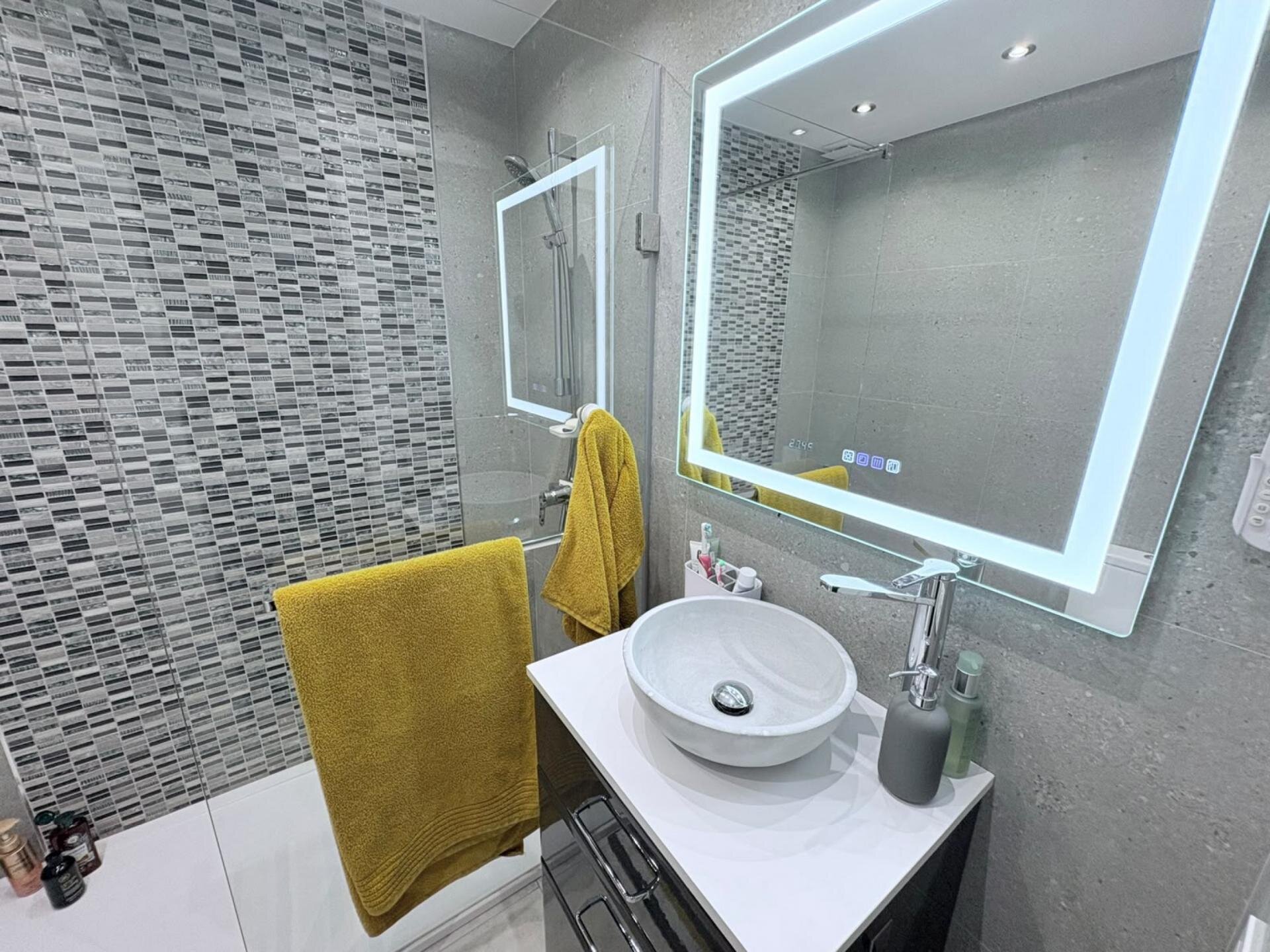 2-Bedroom Villa in Villamartín-las Filipinas, Orihuela Costa - Image 17