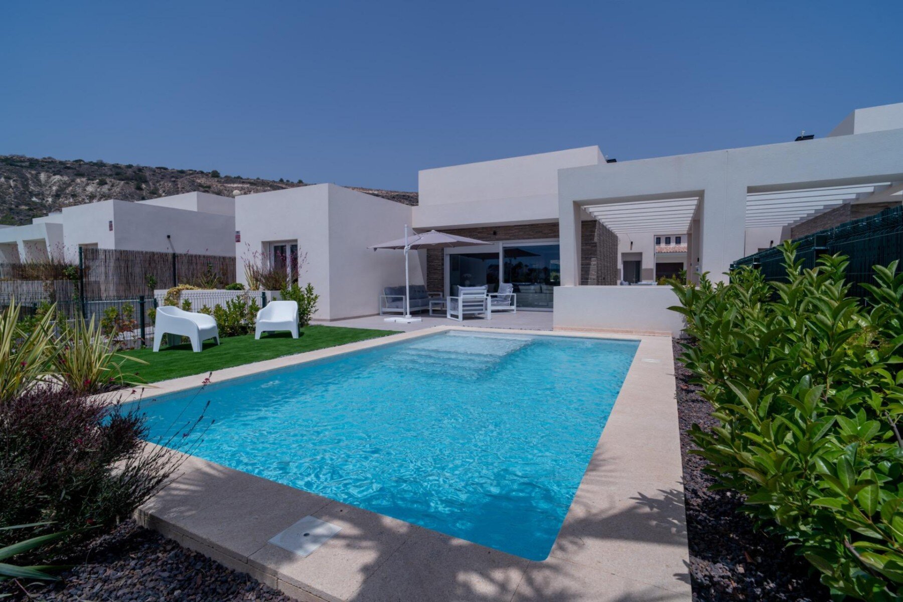 3-Bedroom Villa in Comunidad Valenciana, Algorfa - Image 1