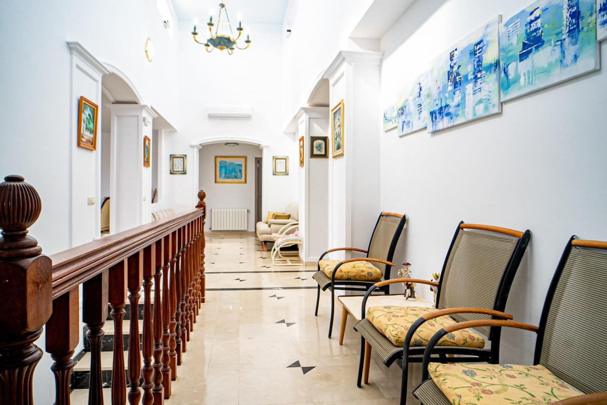 4-Bedroom Detached House in  L'Alfás del Pi | Sunny Casas... - Image 10