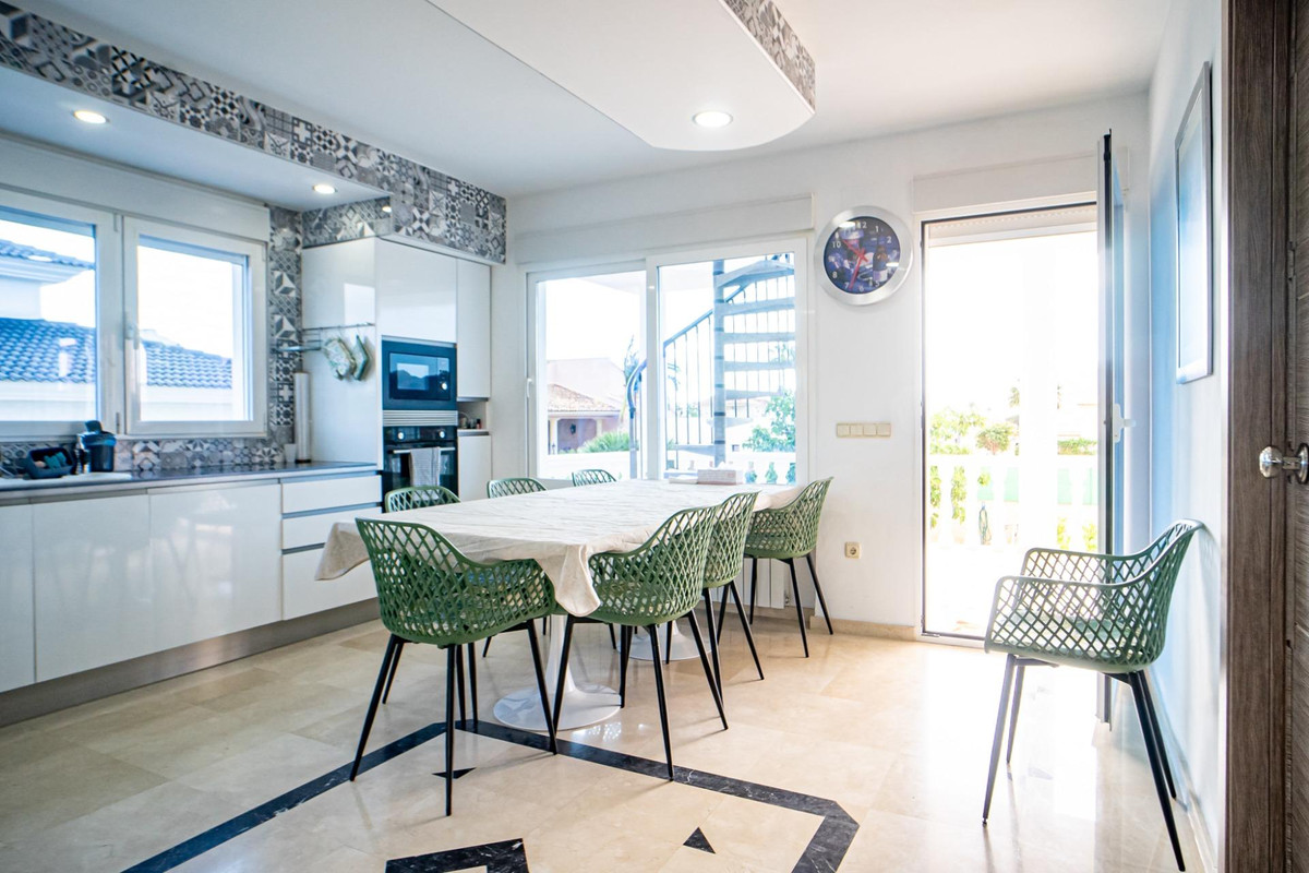 4-Bedroom Detached House in  L'Alfás del Pi | Sunny Casas... - Image 16