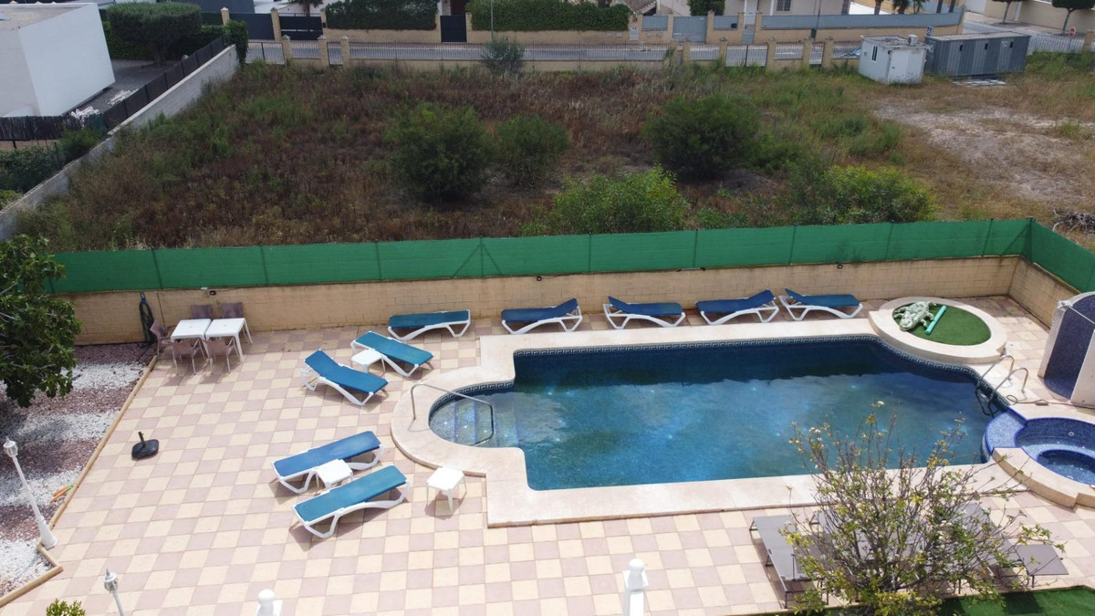 4-Bedroom Detached House in  L'Alfás del Pi | Sunny Casas... - Image 23