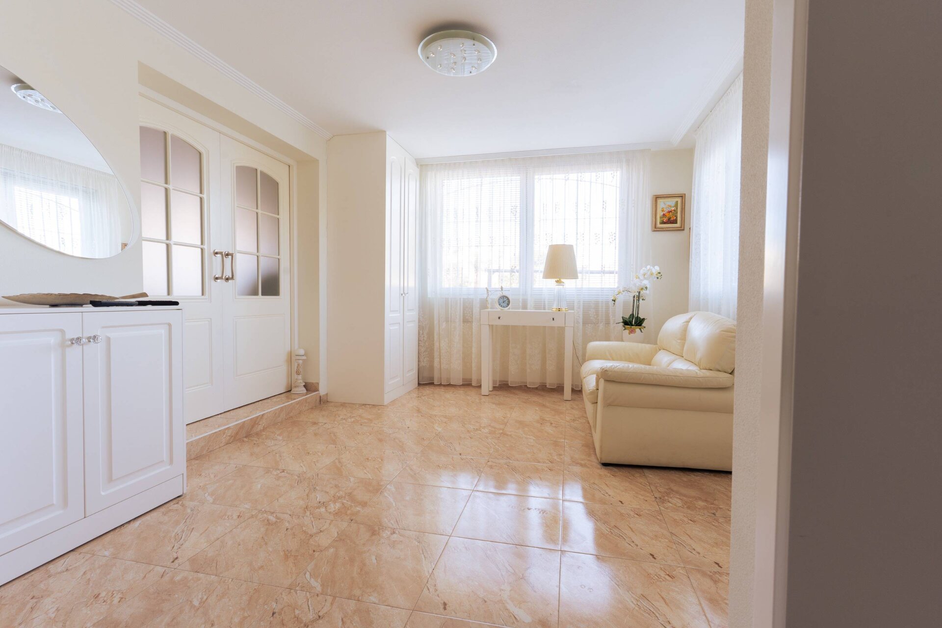 10-Bedroom Villa in Torrevieja - Image 14